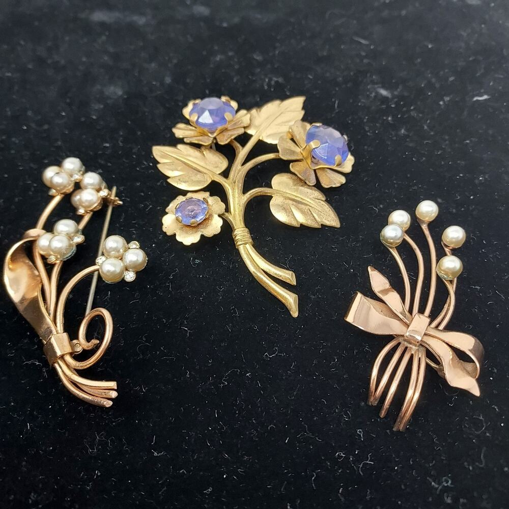 Vintage 1940s Floral Brooch Lot of 3 Copperish Gold Tone Purple Faux Pearl Bows